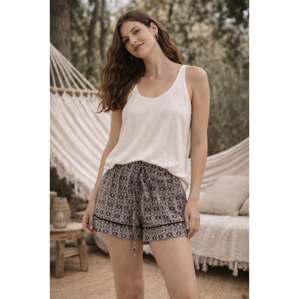 Haute Hippie Style Black White Geometric Floral‎ Drawstring Shorts Womens Small